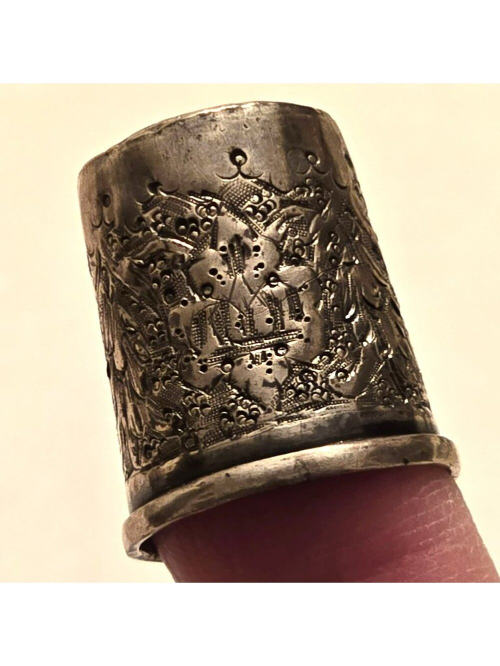 Ornate Vintage Sterling Silver Thimble With Floral Engravings JH1869